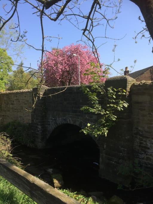 1800 Period Grade 2 Listed Cottage Addingham Exterior foto